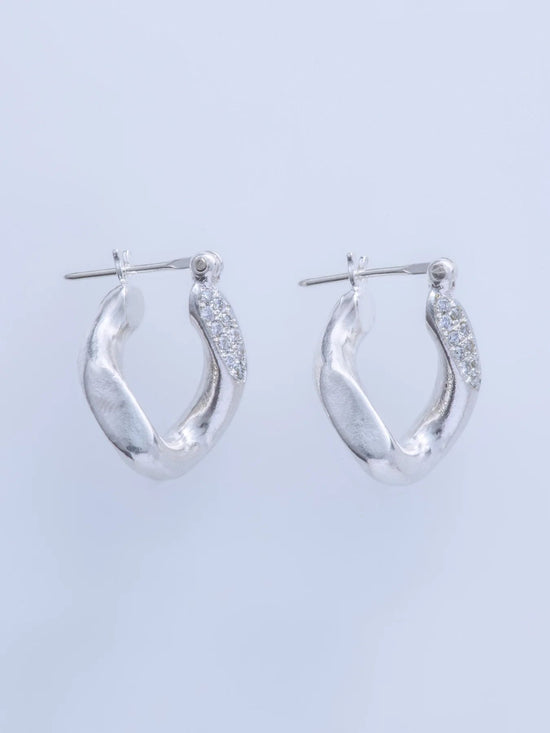 KIHEI MELEE DIAMOND PIERCED EARRINGS