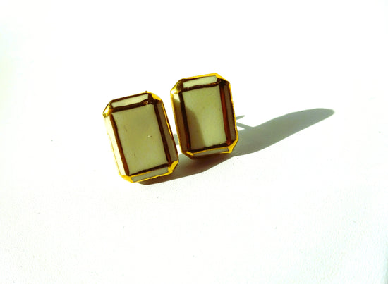 Jewel Cut Pierced Earrings／Clip-on Earrings Square White