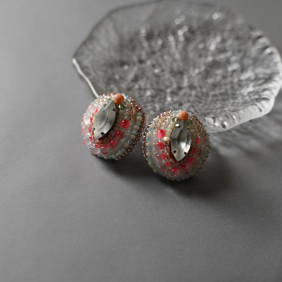 Stylish Clip-on earrings Pierced earrings 44 bijoux, large, surgical stainless steel, one-of-a-kind, beaded embroidery.