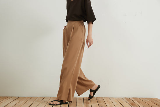 WIDE LEG TUCK PANTS