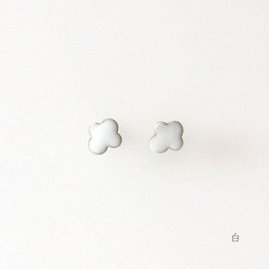 Wattagumo small "white" Pierced earrings