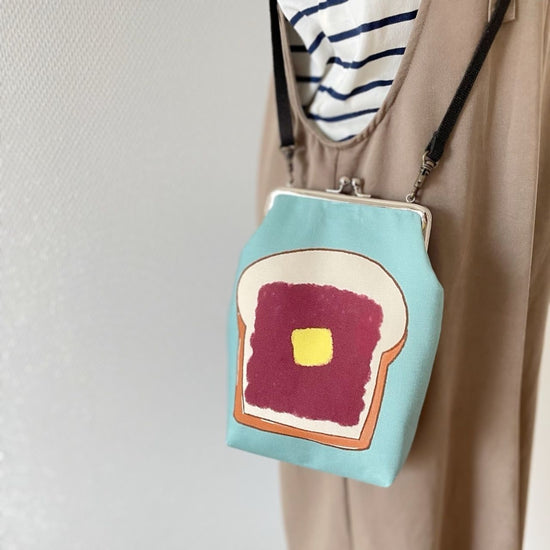 [An Butter Toast Phone Shoulder with a Clasp ¥4,400