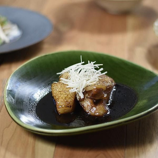 Oribe Oval Flattened 9" Dish, Green Color Japanese Tableware, Oval Dish, Shaped Dish, Made in Japan, Minoyaki, Stylish, Modern