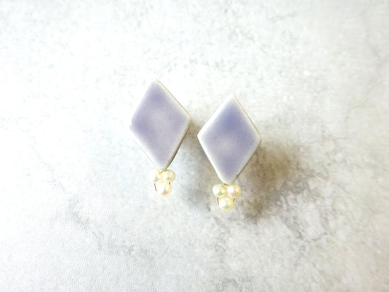 hishigata freshwater pearl pierced earrings/Clip-on earrings (lavender)