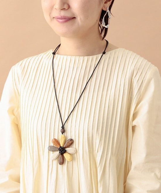 Wood mixed flower top necklace (2 colors) A24WPN052