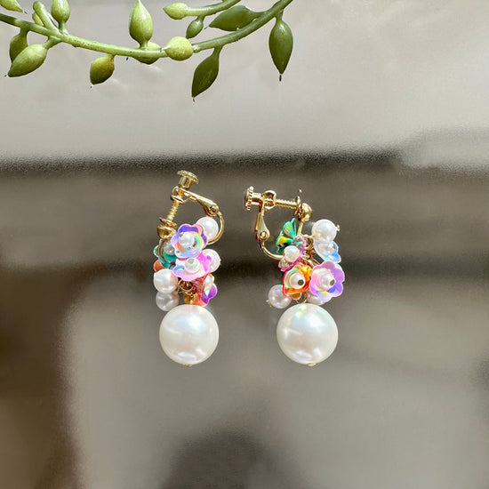 Pearl and Flower Sequin Pierced earrings, Clip-on earrings