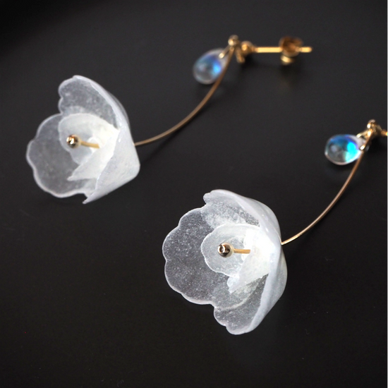 Japanese paper flower [Pur]Pierced earrings / Clip-on earrings