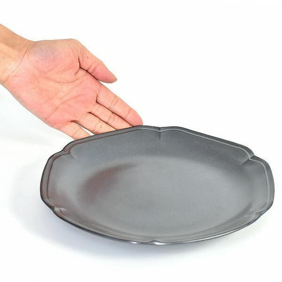 Noir 24cm dish, black type, Western tableware, round plate, made in Japan, Minoyaki, stylish.