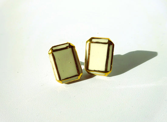 Jewel Cut Pierced Earrings／Clip-on Earrings Square White