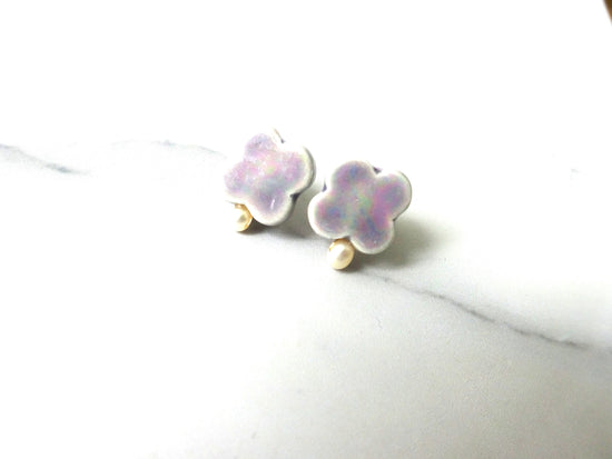 CLOVER and freshwater pearl pierced earrings/Clip-on earrings (lavender)