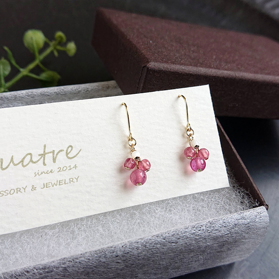 Ruby Pierced earrings quatre