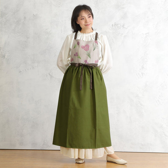 Long wide gathered apron with raccoon pattern D-0009