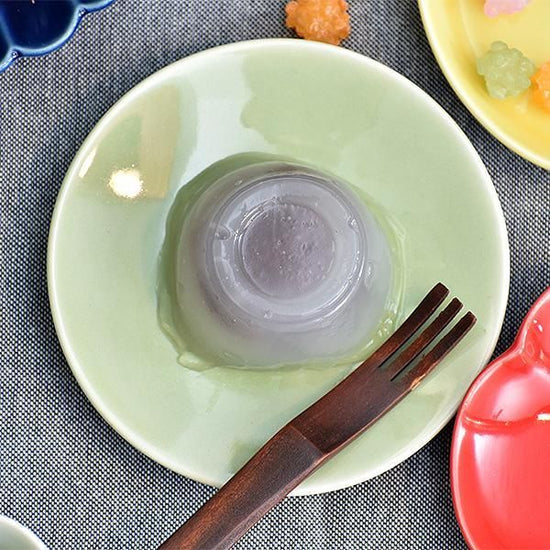 Hiwa round flat small dish, green type, Japanese tableware, Shokado, made in Japan, Minoyaki, stylish, modern