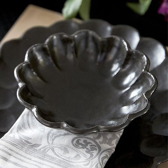 Rinka Black 16 bowls, black Japanese tableware, medium bowl, made in Japan, Minoyaki, stylish, modern.