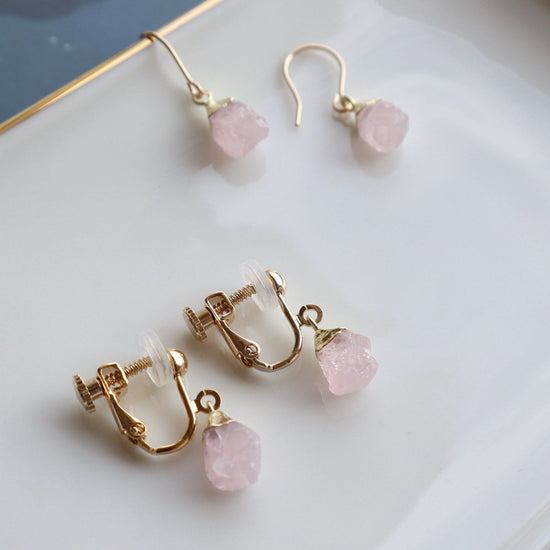 Rough rock charm short pierce/earring (Rose quartz October birthstone)