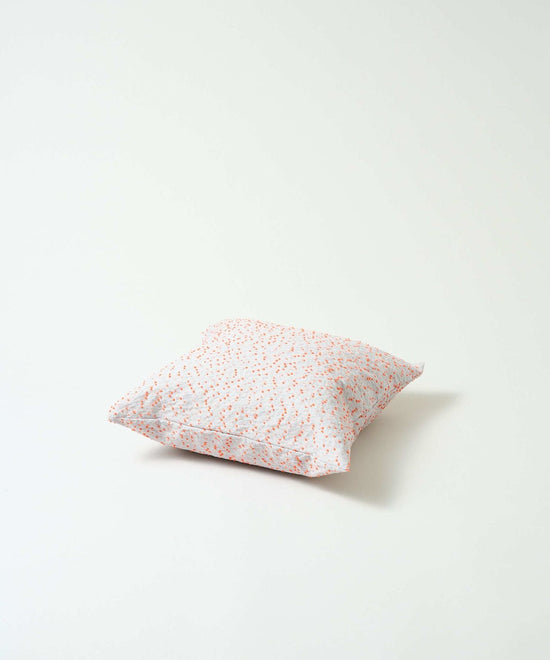Cushion cover / orange dots / M