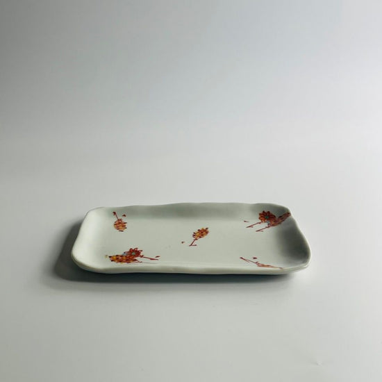 [Tada Tetsuo] Rectangular dish with a floral motif