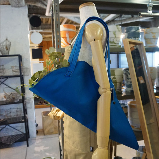 53464 [PLUS THE GREEN] Flower Bag Blue