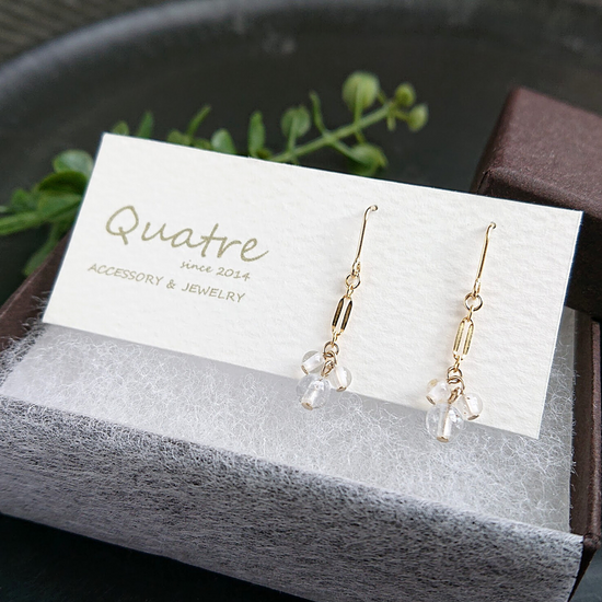 White topaz Pierced earrings maru