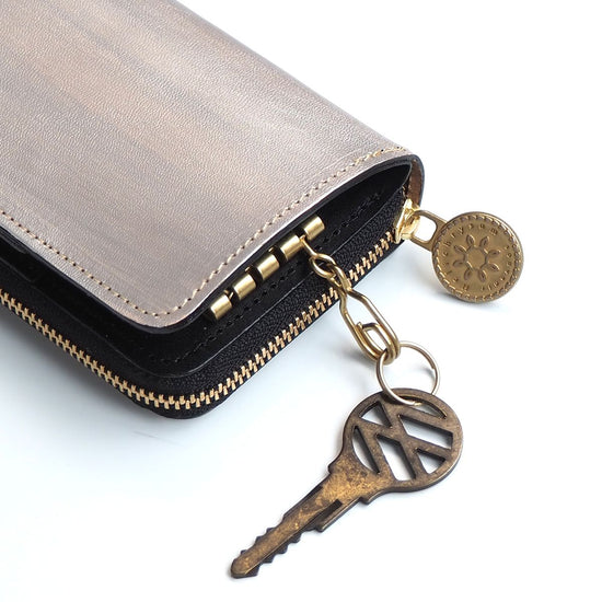 Key Wallet [ Small Wallet + Key Case ] (Painted Silver) Cowhide Compact