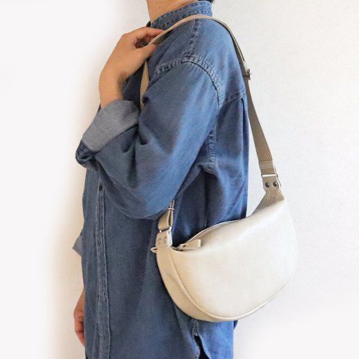 [Moon shoulder bag made of ultra light, water and scratch resistant high quality vegan leather (made to order)