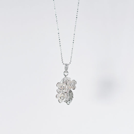 Hydrangea petit necklace