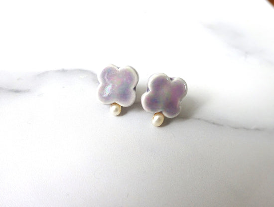 CLOVER and freshwater pearl pierced earrings/Clip-on earrings (lavender)