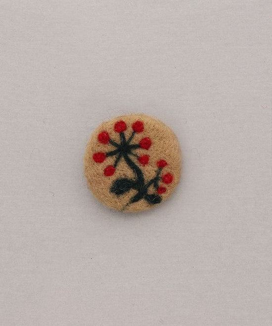 Felt Maru Brooch Beige A24WNX014BE