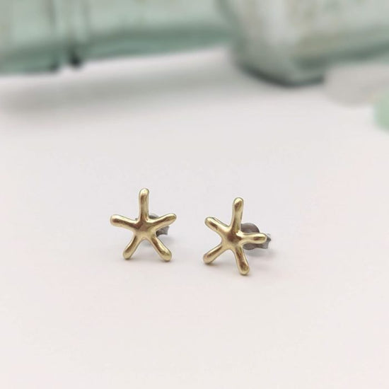 *hitode* 1 pair (Pierced earrings and non-hole pierced earrings made of brass)