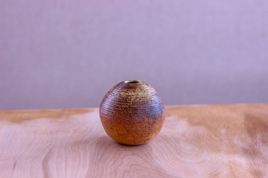 Egg-shaped vase