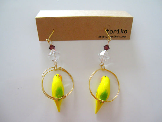 Ring-Riding Budgie (Yellow) Pierced earrings with Swarovski Clip-on earrings