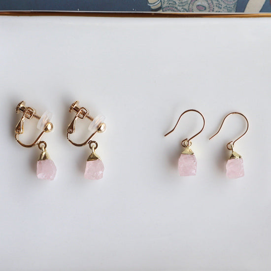Rough rock charm short pierce/earring (Rose quartz October birthstone)