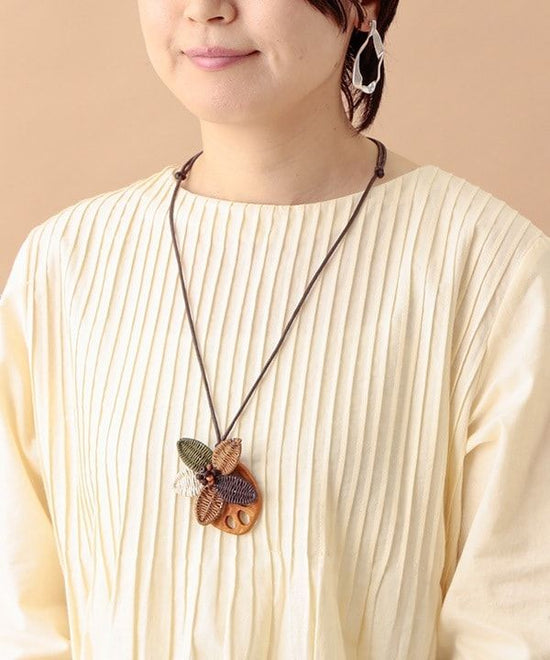 Wood Lencon and Flower Top Necklace A24WPN061BR