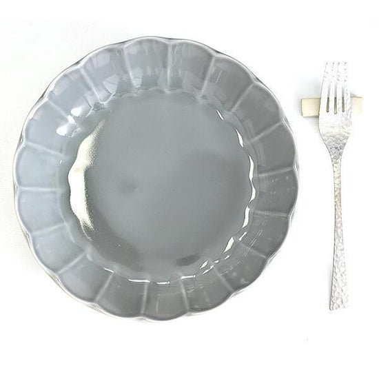Fiore gray flower-shaped 22cm deep dish, grayish Western tableware, round plate, made in Japan, Minoyaki, stylish.