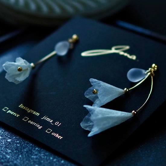 Secret flower Pierced earrings/Clip-on earrings