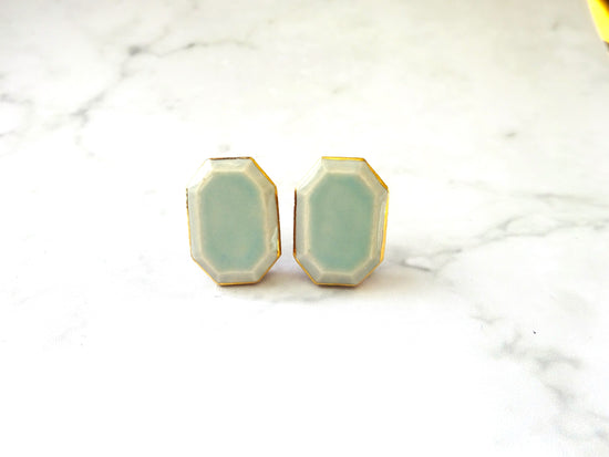 jewel cut classical pierced earrings/Clip-on earrings (sky)