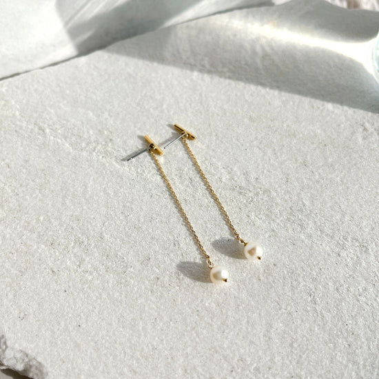 Gold T Pierced Earrings Long 1 Pearl