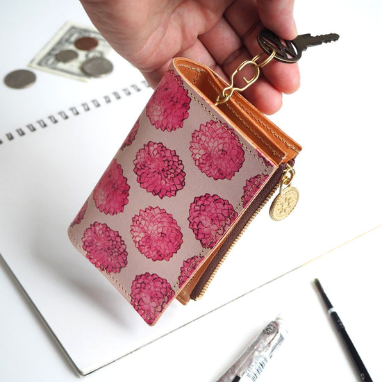 Key Case with Single Gusset and Zipper Pocket (Dahlia Dot) [fits many cards] Cowhide