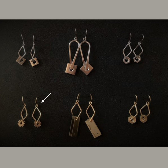 ARCHI ACCESSORY Gear Hook Pierced earrings (Brass)