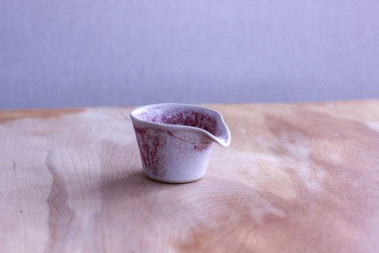 lipped bowl