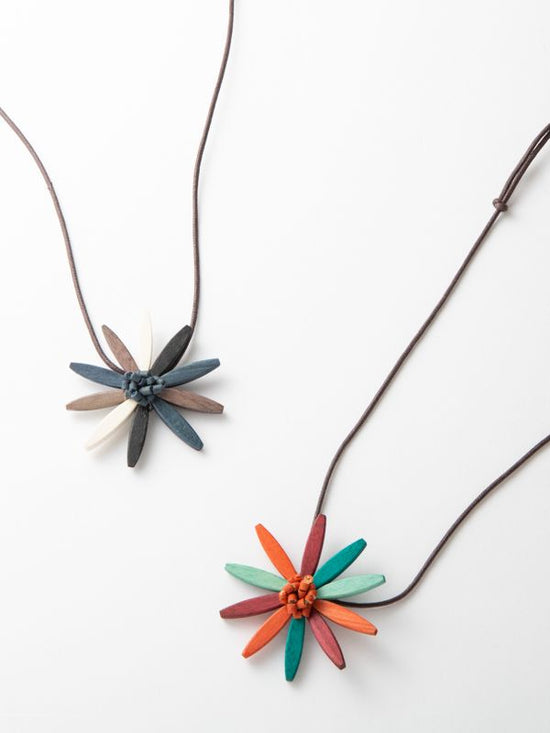 Wood flower 1 top necklace (2 colors)