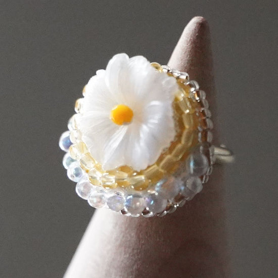 Chatty ring 65 free size beaded embroidery ring flower white yellow multicolor