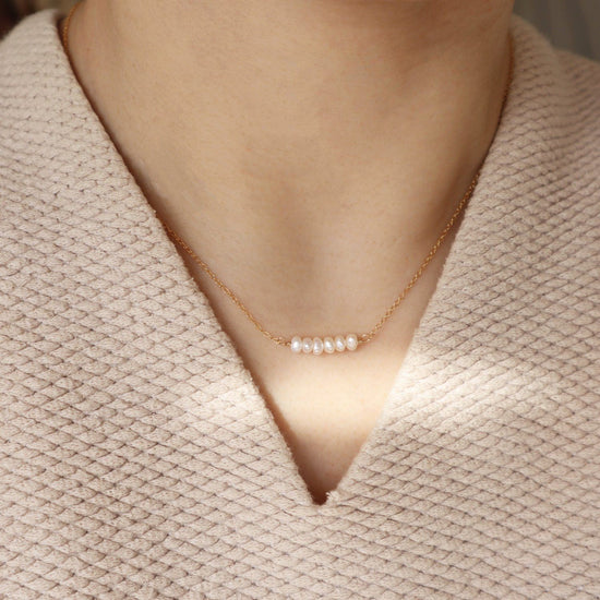 Flesh water pearl necklace