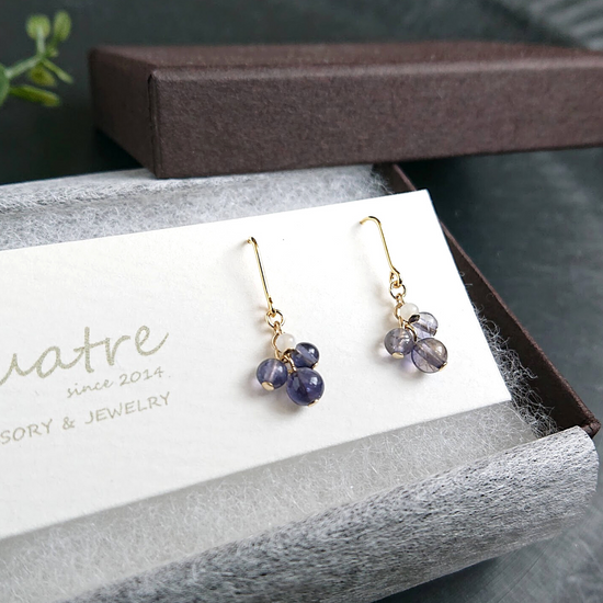 아이올라이트 피어싱 이어링 콰트르