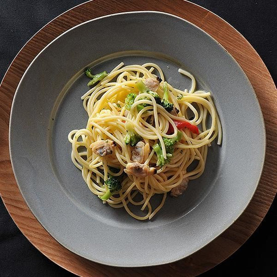 Wide Rim Gray 24cm Round Plate, Grayish Western Tableware, Modified Plate, Made in Japan, Minoyaki, Cafe Style, Stylish, Modern