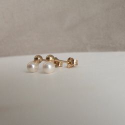 14kgf Tiny little pearl Pierced earrings / resin Clip-on earrings