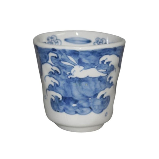 [Eisyou] Teacup with rabbit design in underglaze blue