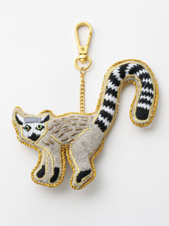 Zari embroidery key ring (ring-tailed lemur) M21-0947