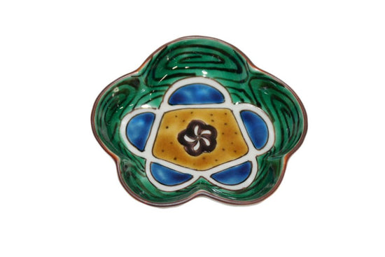 [Eisyou] Pine-shaped dish with plum tree design, 3" x 3