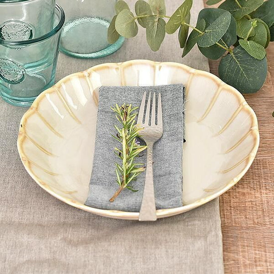 Fiore Cream Flower Shape 22cm Deep Dish, White Type, Western Tableware, Round Plate, Made in Japan, Minoyaki, Stylish.